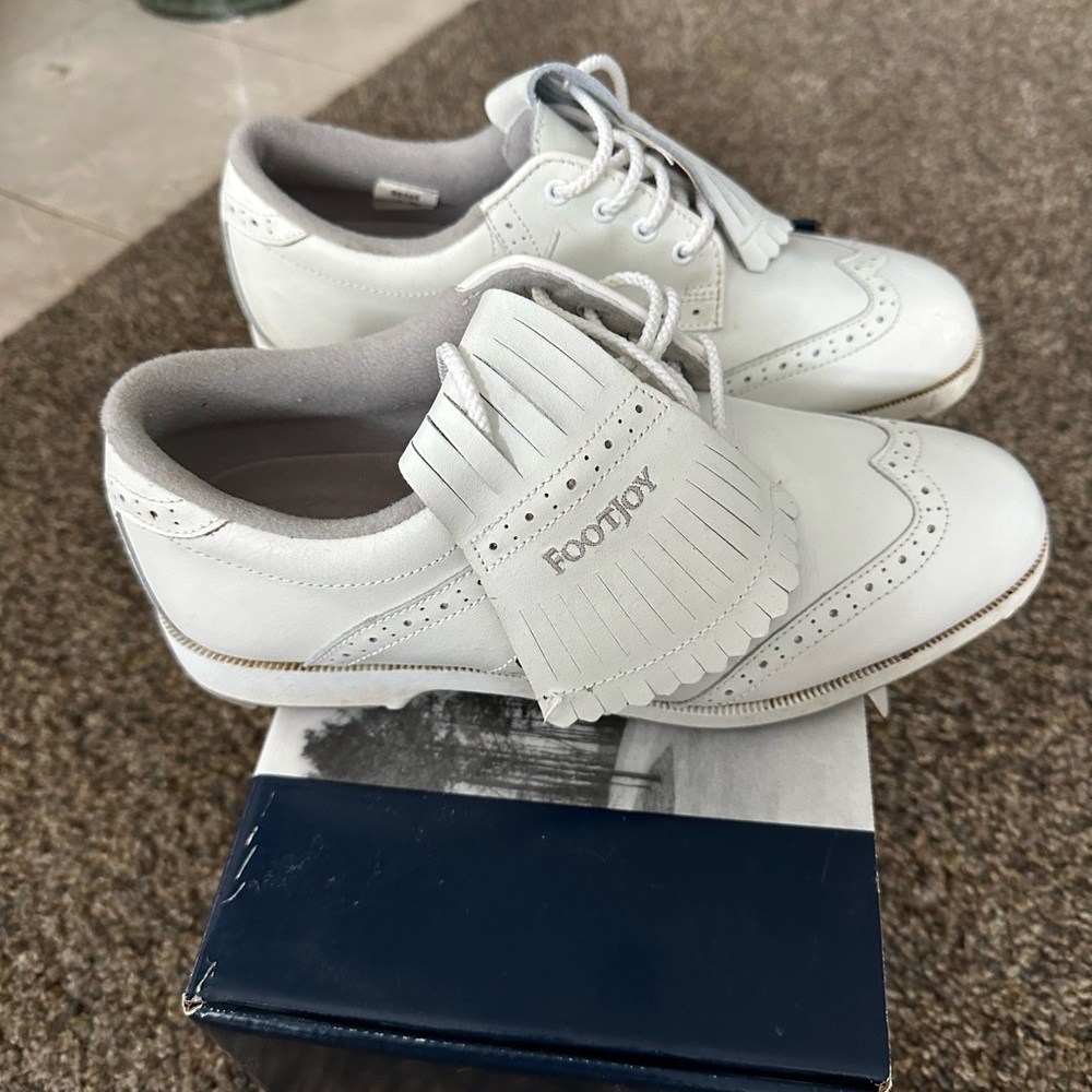 FootJoy Classic White Women’s Golf Shoes with Fringe